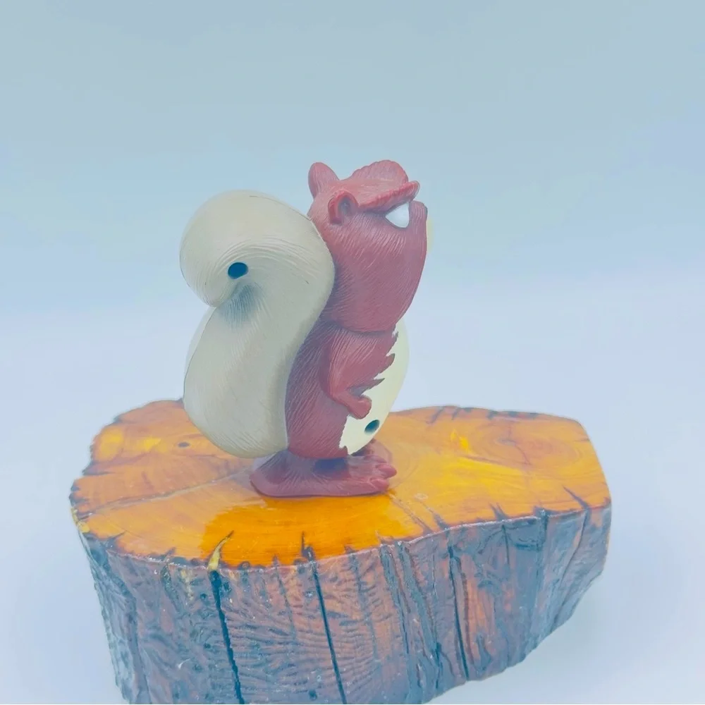 Open Season Skipping McSquizzy Squirrel Wind-up Toy Burger King